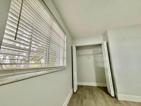 3626 San Simeon Cir, Weston FL 33331