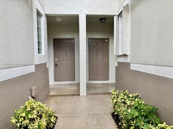 3626 San Simeon Cir, Weston FL 33331