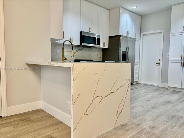 3626 San Simeon Cir, Weston FL 33331