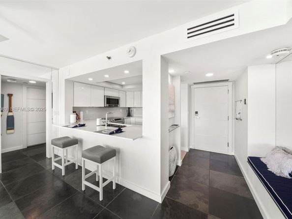 400 S Pointe Dr 401, Miami Beach FL 33139