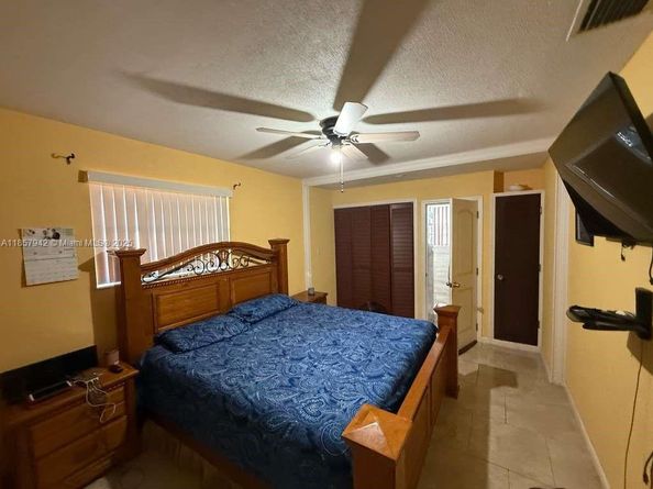 3401 NW 40th St, Lauderdale Lakes FL 33309