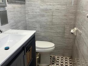 3401 NW 40th St, Lauderdale Lakes FL 33309