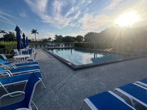 8900 Washington Blvd 402, Pembroke Pines FL 33025