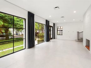 151 NE 43rd St, Miami FL 33137