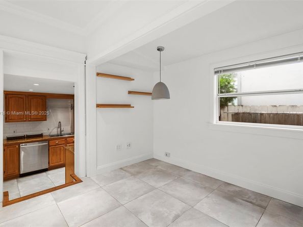 151 NE 43rd St, Miami FL 33137