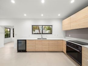 151 NE 43rd St, Miami FL 33137