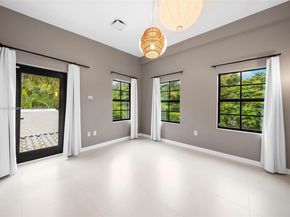 151 NE 43rd St, Miami FL 33137