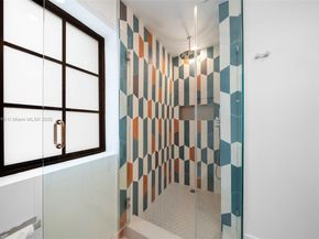 151 NE 43rd St, Miami FL 33137