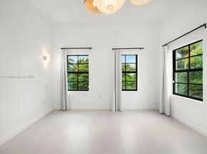 151 NE 43rd St, Miami FL 33137