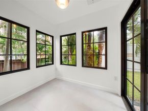 151 NE 43rd St, Miami FL 33137