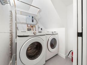 151 NE 43rd St, Miami FL 33137