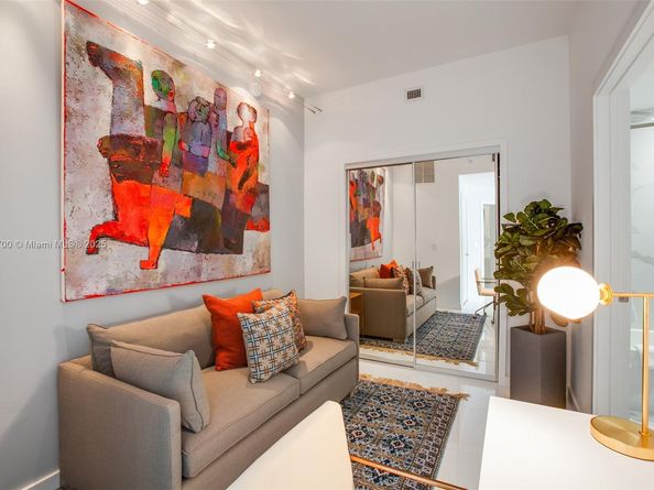 851 NE 1ST Ave 1810, Miami FL 33132