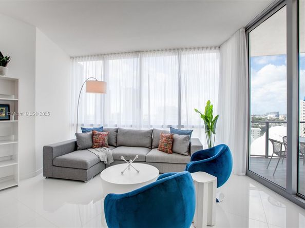 851 NE 1ST Ave 1810, Miami FL 33132