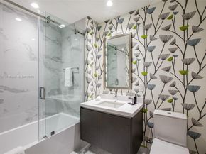 851 NE 1ST Ave 1810, Miami FL 33132