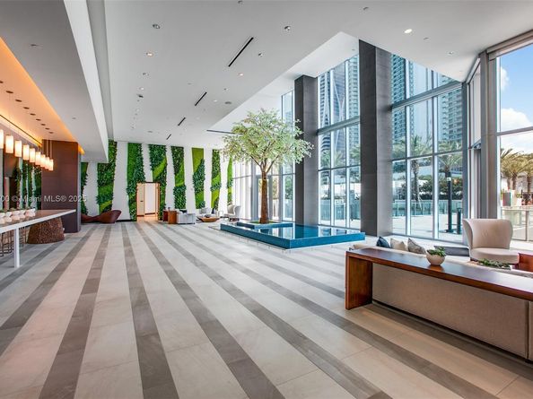 851 NE 1ST Ave 1810, Miami FL 33132