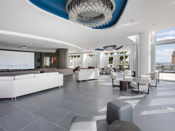 851 NE 1ST Ave 1810, Miami FL 33132