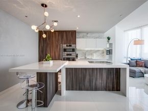 851 NE 1ST Ave 1810, Miami FL 33132