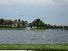 2433 Centergate Dr 204, Miramar FL 33025