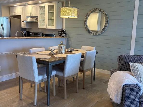 275 Palm Ave A303, Jupiter FL 33477