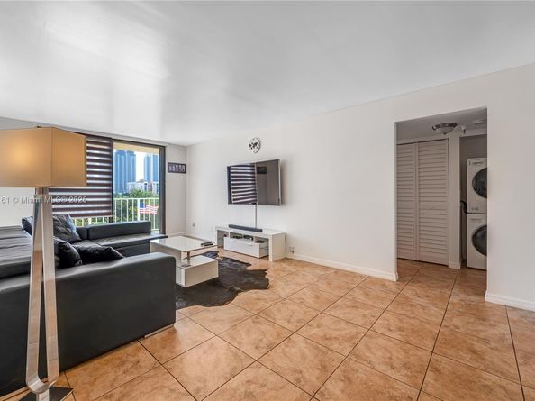 290 174th St 511, Sunny Isles Beach FL 33160