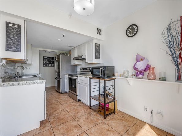 290 174th St 511, Sunny Isles Beach FL 33160