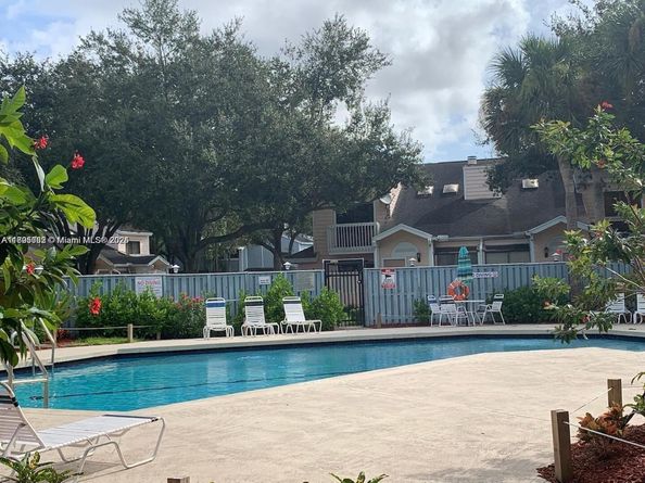 2113 Champions Way, North Lauderdale FL 33068