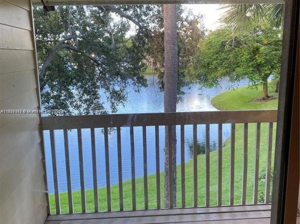 2113 Champions Way, North Lauderdale FL 33068
