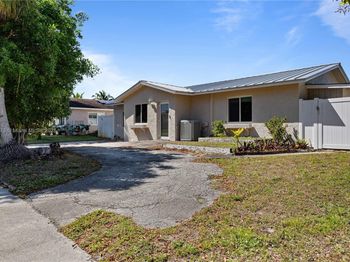 405 SW 73rd Ave