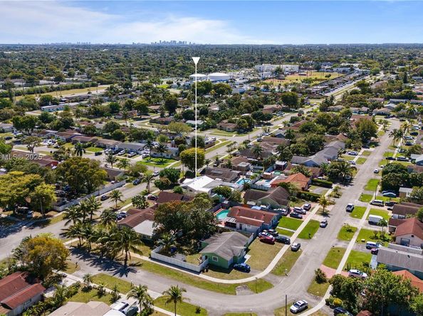 405 SW 73rd Ave, North Lauderdale FL 33068