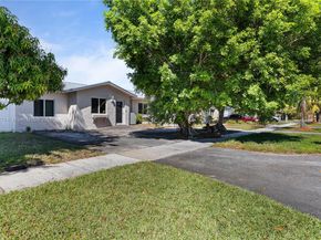405 SW 73rd Ave, North Lauderdale FL 33068
