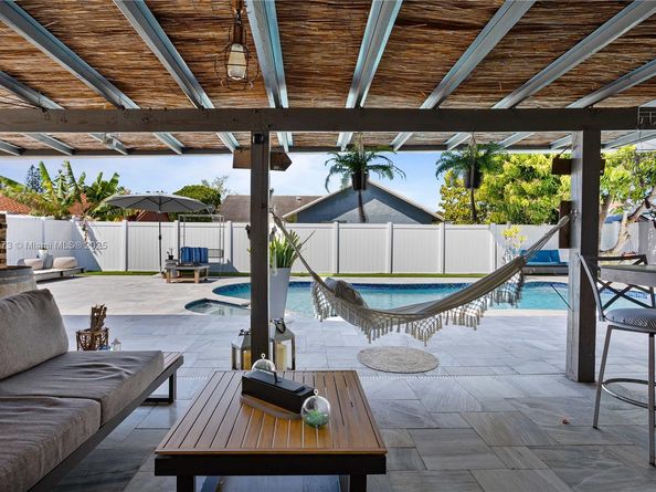 405 SW 73rd Ave, North Lauderdale FL 33068