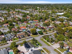 405 SW 73rd Ave, North Lauderdale FL 33068