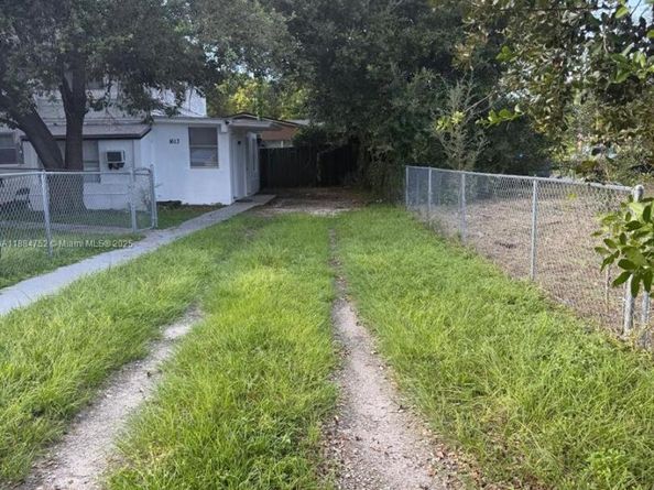 1613-1615 NW 45th St, Miami FL 33142