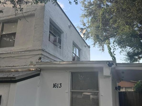 1613-1615 NW 45th St, Miami FL 33142