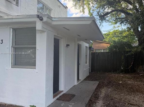 1613-1615 NW 45th St, Miami FL 33142
