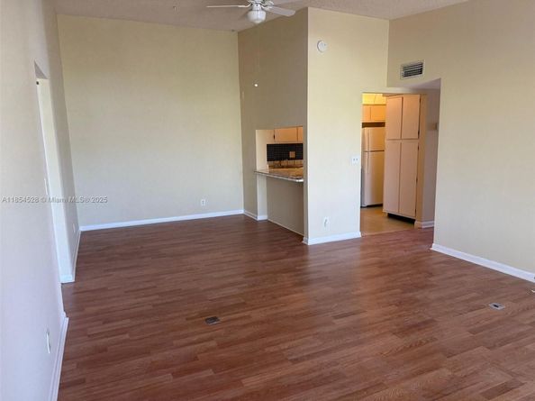 1009 Green Pine Blvd H3, West Palm Beach FL 33409