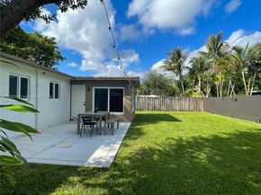 5733 Madison St, Hollywood FL 33023