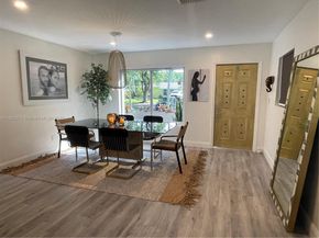 5733 Madison St, Hollywood FL 33023