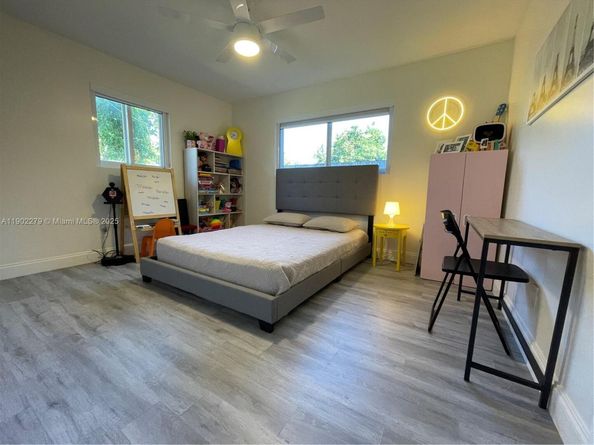 5733 Madison St, Hollywood FL 33023