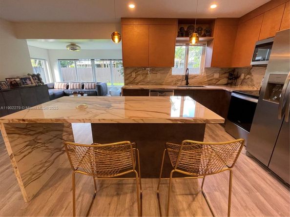 5733 Madison St, Hollywood FL 33023