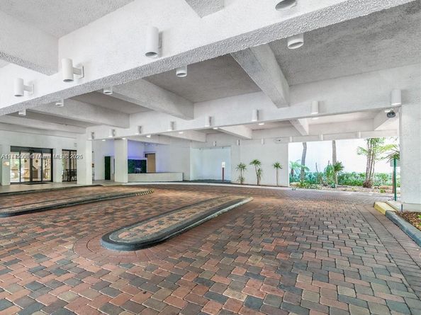 20355 NE 34th Ct 1828, Aventura FL 33180