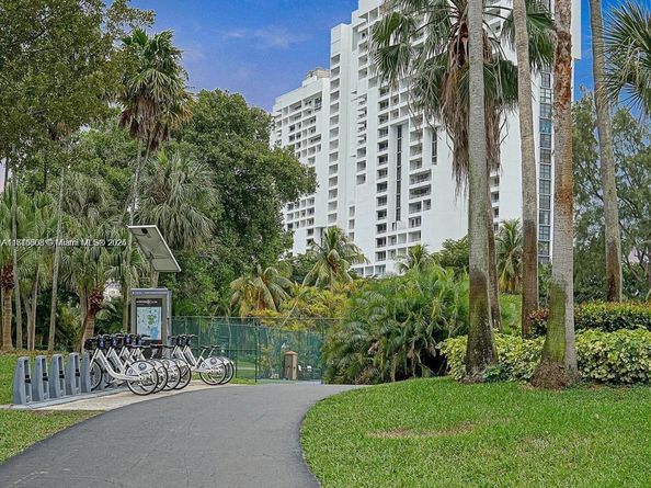20355 NE 34th Ct 1828, Aventura FL 33180