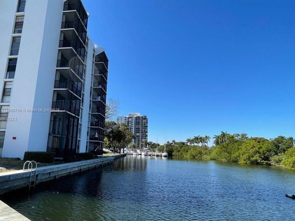 3401 N Country Club Dr 117, Aventura FL 33180