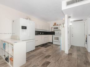 3401 N Country Club Dr 117, Aventura FL 33180