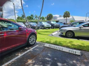 3401 N Country Club Dr 117, Aventura FL 33180