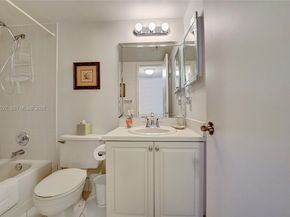 2228 N Cypress Bend Dr 103, Pompano Beach FL 33069