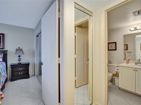 2228 N Cypress Bend Dr 103, Pompano Beach FL 33069