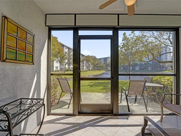 2228 N Cypress Bend Dr 103, Pompano Beach FL 33069