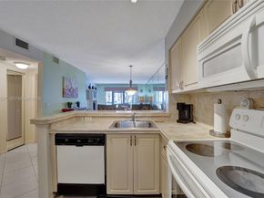 2228 N Cypress Bend Dr 103, Pompano Beach FL 33069