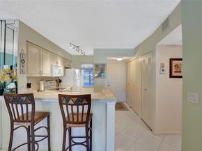 2228 N Cypress Bend Dr 103, Pompano Beach FL 33069